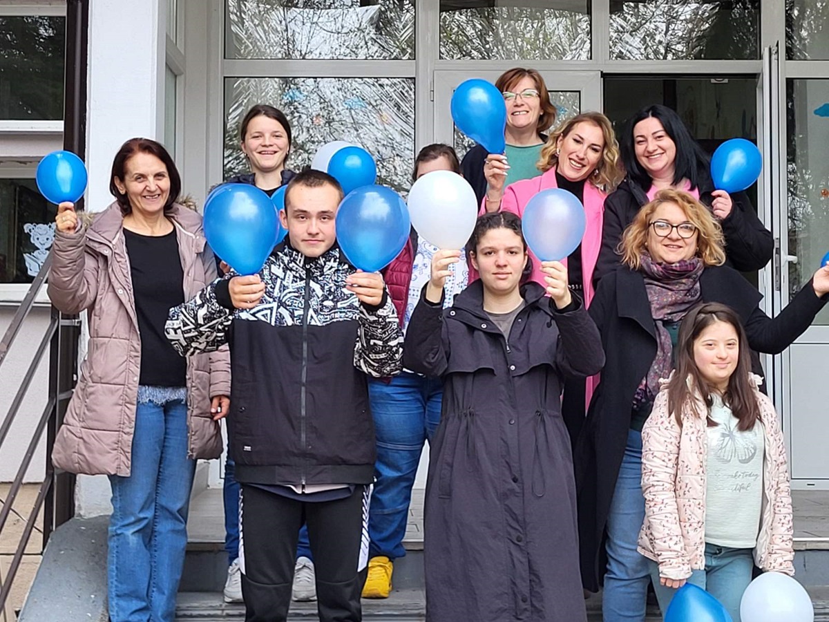 ДАН АУТИЗМА,, ПАНО И БАЛОНИ