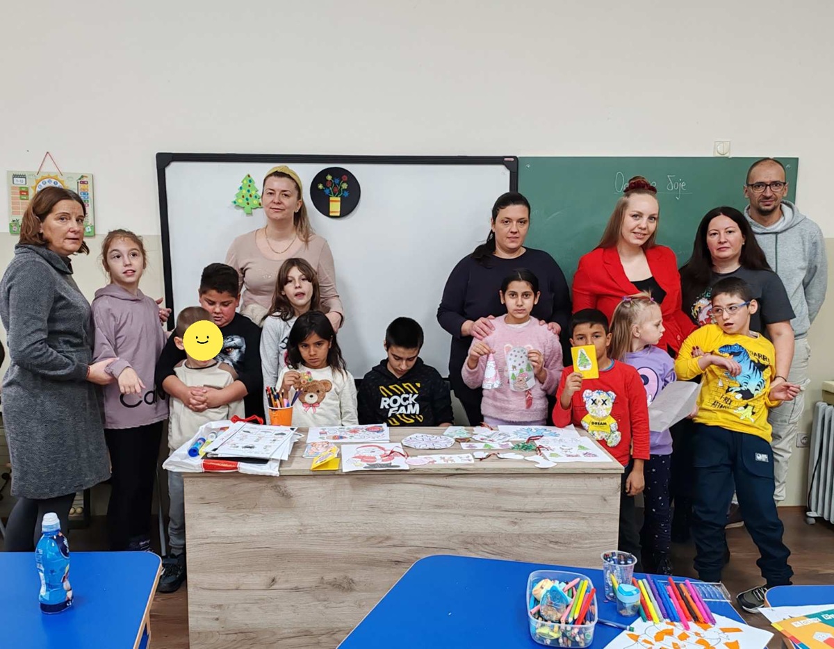 НОВОГОДИШЊА ЧАРОЛИЈА МАЛИХ РУКУ